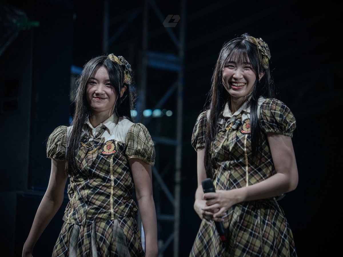LeviArch (@leviarch_) on Twitter photo Itu sebelah kamu kenapa sih lep?π
<a href="/Levi_JKT48/">Michelle Levia</a>
P <a href="/Delynn_JKT48/">Adeline Wijaya</a>
Ada masalah apa ya mbak?π
π6th Manoover, Semarang
#LevOnStage
#SobatYuhu
#LeviJKT48
#LeviArch
#LeviArchive Itu sebelah kamu kenapa sih lep?π
<a href="/Levi_JKT48/">Michelle Levia</a>
P <a href="/Delynn_JKT48/">Adeline Wijaya</a>
Ada masalah apa ya mbak?π
π6th Manoover, Semarang
#LevOnStage
#SobatYuhu
#LeviJKT48
#LeviArch
#LeviArchive