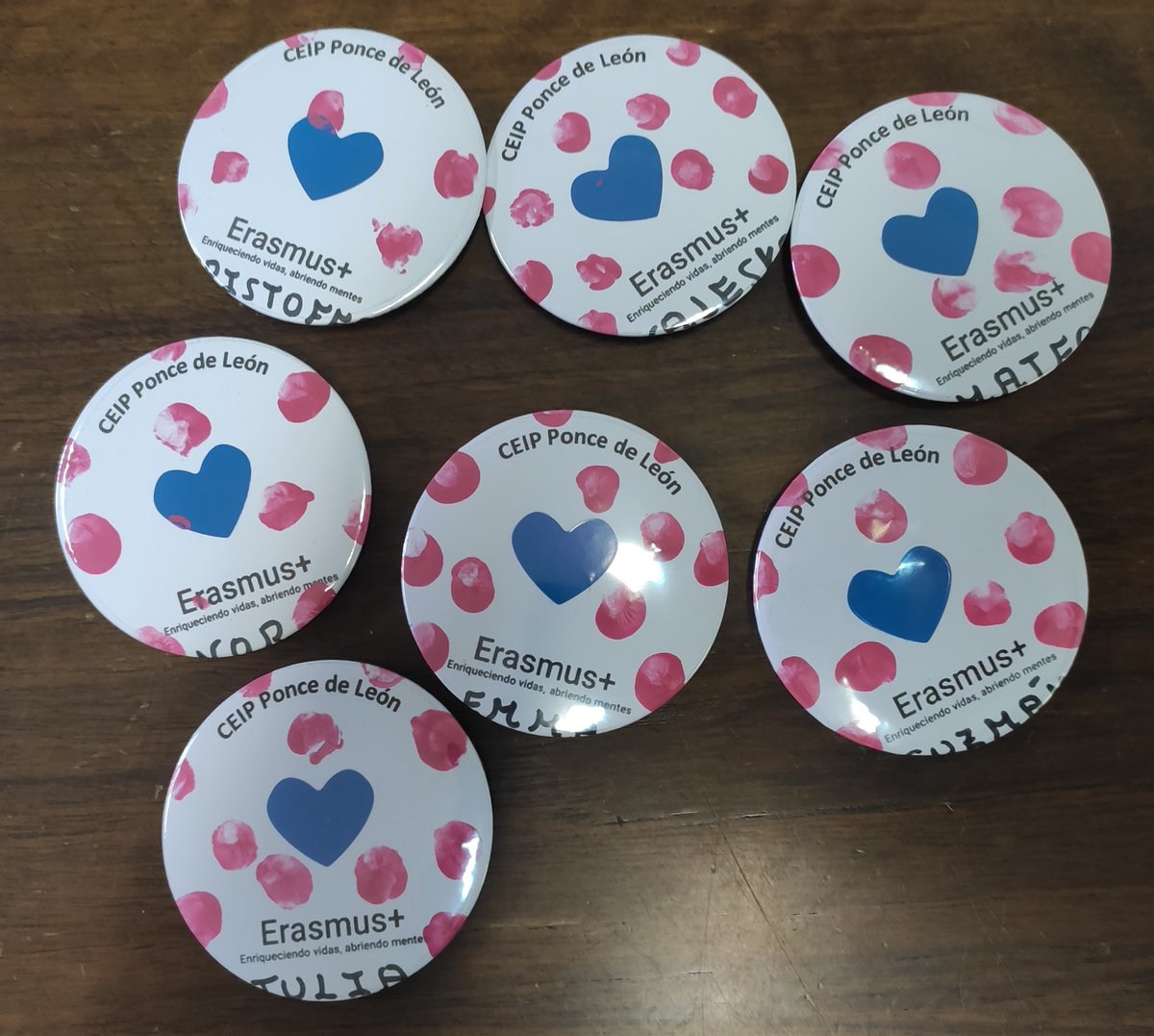 lorena_canog's tweet photo. 🎥📸¡Así hemos celebrado los #ErasmusDays en el #CEIPPoncedeLeón! 🌍
 📚Los estudiantes han aprendido sobre los #ValoresEuropeos a través de actividades creativas y enriquecedoras🔍 
💙¡Ha sido una semana llena de cultura y aprendizaje! ✨@sepiegob
#ErasmusDays #ErasmusPlus https://t.co/gM24ZNTNt1