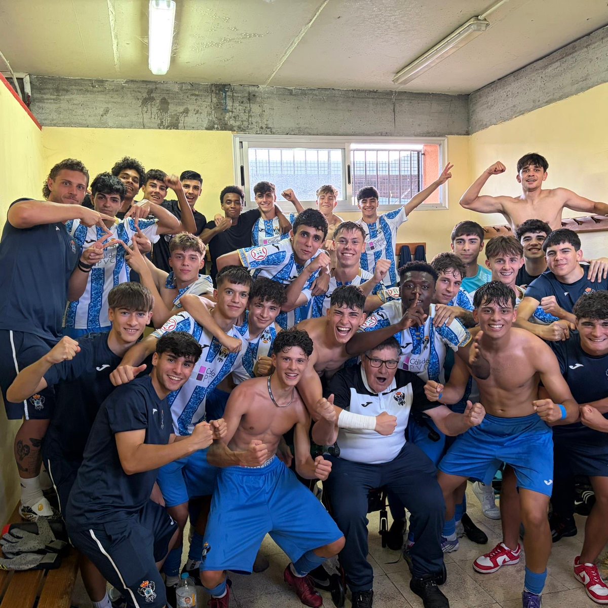 Cantera CF Talavera de la Reina (@canteracft) on Twitter photo ✅ Segunda victoria consecutiva para nuestro Juvenil DH.  
✌🏽 Miguel y Daniel firmaron los goles del 2-1 ante el Jové Español que nos permiten seguir sumando de tres en tres. 
#CanteraTala 💙🤍 ✅ Segunda victoria consecutiva para nuestro Juvenil DH.  
✌🏽 Miguel y Daniel firmaron los goles del 2-1 ante el Jové Español que nos permiten seguir sumando de tres en tres. 
#CanteraTala 💙🤍