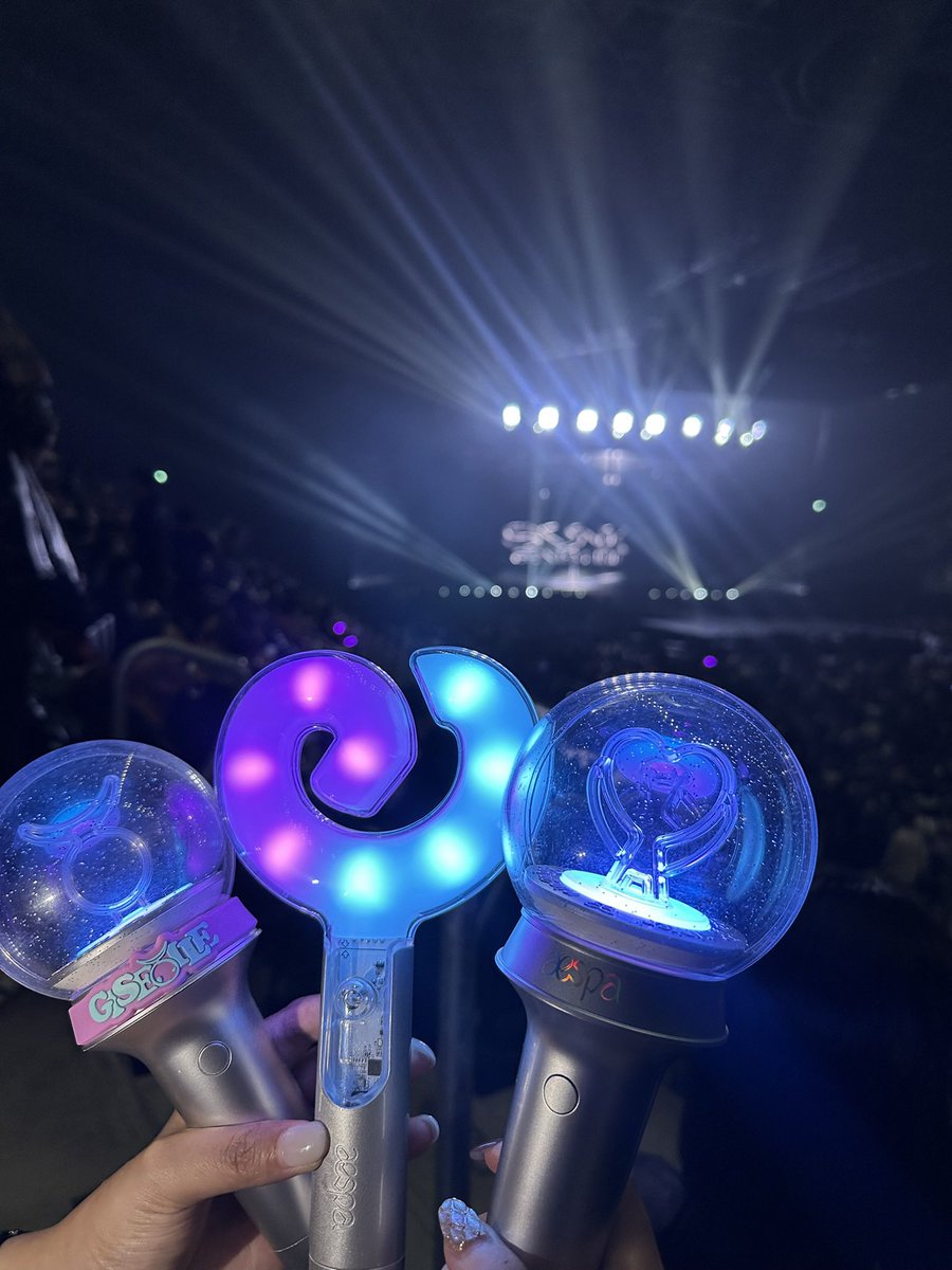ae_ri_ae's tweet photo. 愛知2日目行ってきた〜！
IGアリーナでは韓国アーティスト初なの凄いね✨
唯一当たった公演でニンニンとえりちゃんの誕生日一緒にお祝い出来て幸せだった🎂

aeXIS LINEは4公演参戦出来て大満足☺️

今年はaespa見納めかな！また来年😌 https://t.co/iXe6nf9edB