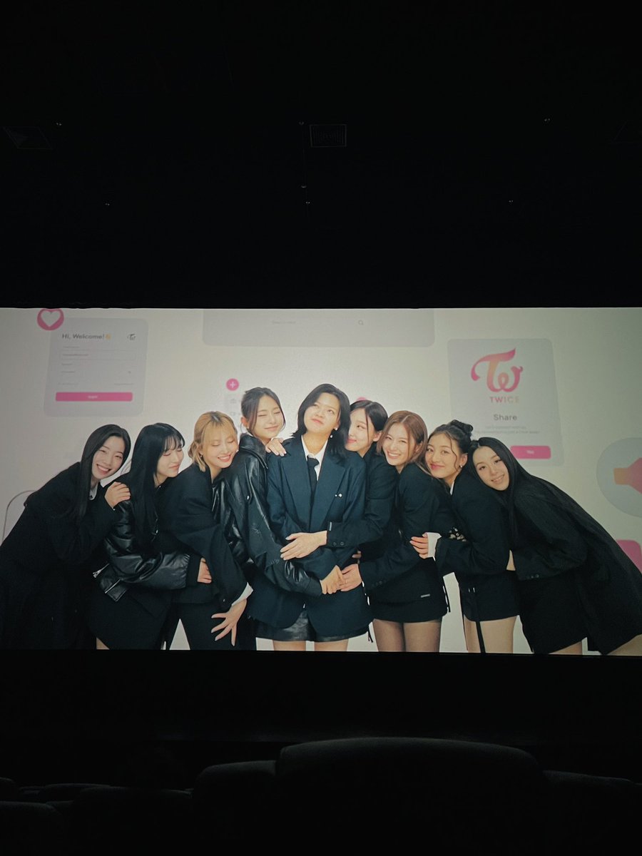 oncepark_'s tweet photo. i love you @JYPETWICE 😭🍭 i couldn’t stop my tears at all! 

TWICE ONE IN A MILL10N
#트와이스의스토리는10년째연재중
#The10thPageOfTWICEStory
#TWICE_10th_Anniversary https://t.co/utr7YMCkng