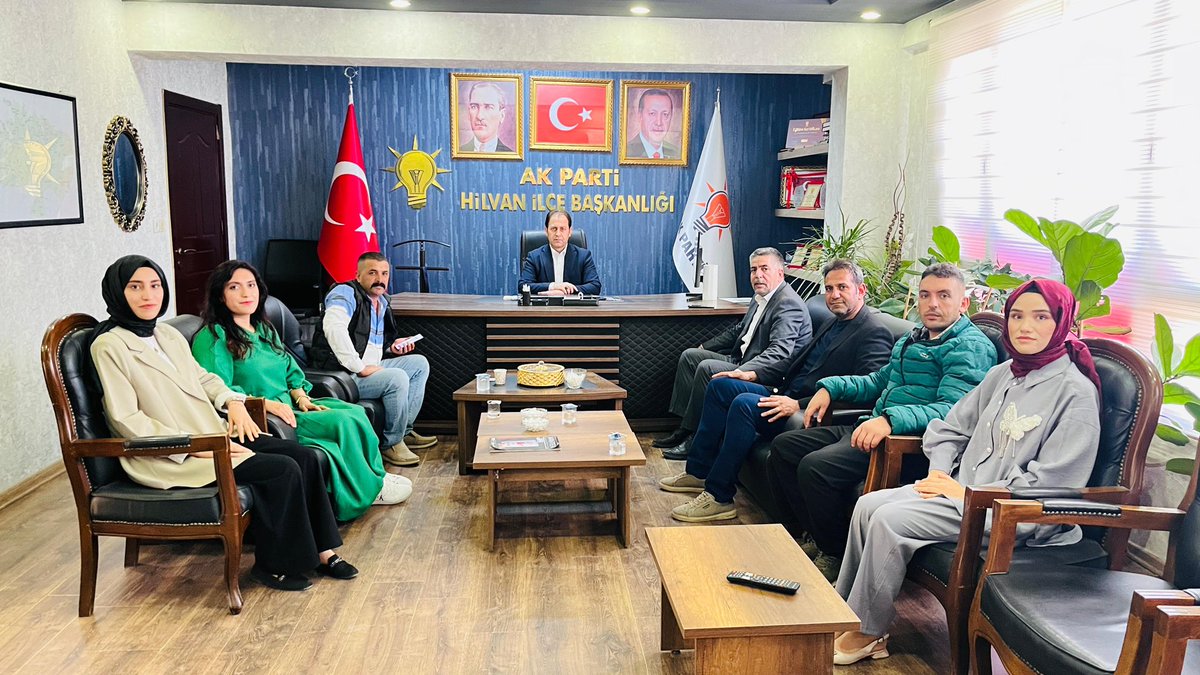 İlçe Başkanımız <a href="/SEToprak_/">Selahaddin Eyyüb Toprak 🇹🇷</a> İlçe Başkan Yardımcılarımız, Kadın Kolları İlçe Kordinatörümüz <a href="/bclkk4/">baharçlk</a> , Kadın Kolları Başkanımız <a href="/DilanCizilmez/">Dilan ÇİZİLMEZ</a> Gençlik Kolları Başkan Yardımcımız ile birlikte  
Teşkilat ve saha çalışmaları hakkında istişarede bulundular.

<a href="/RTErdogan/">Recep Tayyip Erdoğan</a> <a href="/Akparti/">AK Parti</a>
