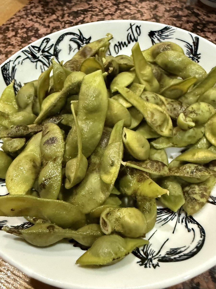 旬の黒豆枝豆🫛
毎年この枝から取るのが楽しい😁
2キロ越えの量が有りまし👍🫛
美味しく頂きました😋
#黒豆枝豆