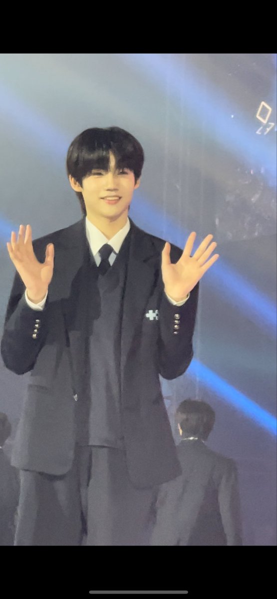 데뷔 후 행복했다면 왜 이렇게 슬펐을까

너무 보고 싶어

#켄신 #KENSHIN
#CLOSEYOUREYES #클로즈유어아이즈
#클유아 #CYE