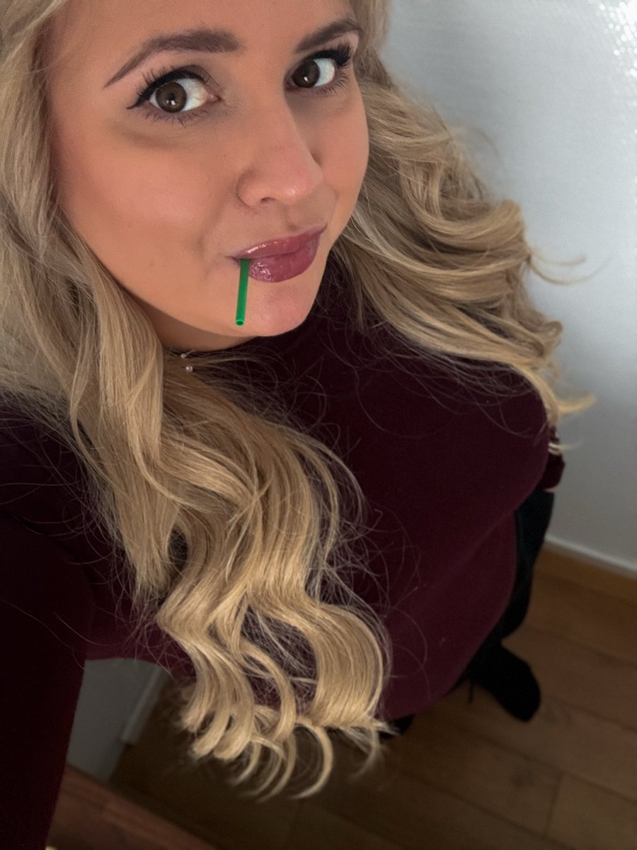 Warte Lolli, während die Kitchenaid den Nudelteig knetet 😂