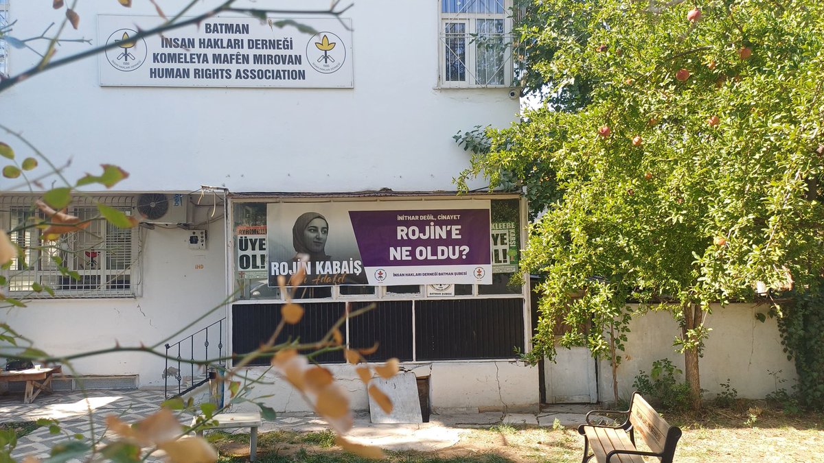 Rojin Kabaiş Dosyasında Adli Tıp Kurumu ve Cezasızlık Gerçeği

Van Yüzüncü Yıl Üniversitesinde öğrenci olan Rojin Kabaiş, kalmış olduğu KYK yurdundan 27 Eylül 2024 günü çıktıktan sonra kayboldu. Akabinde sürdürülen arama-kurtarma çalışmalarıyla birlikte cansız bedenine 15 Ekim