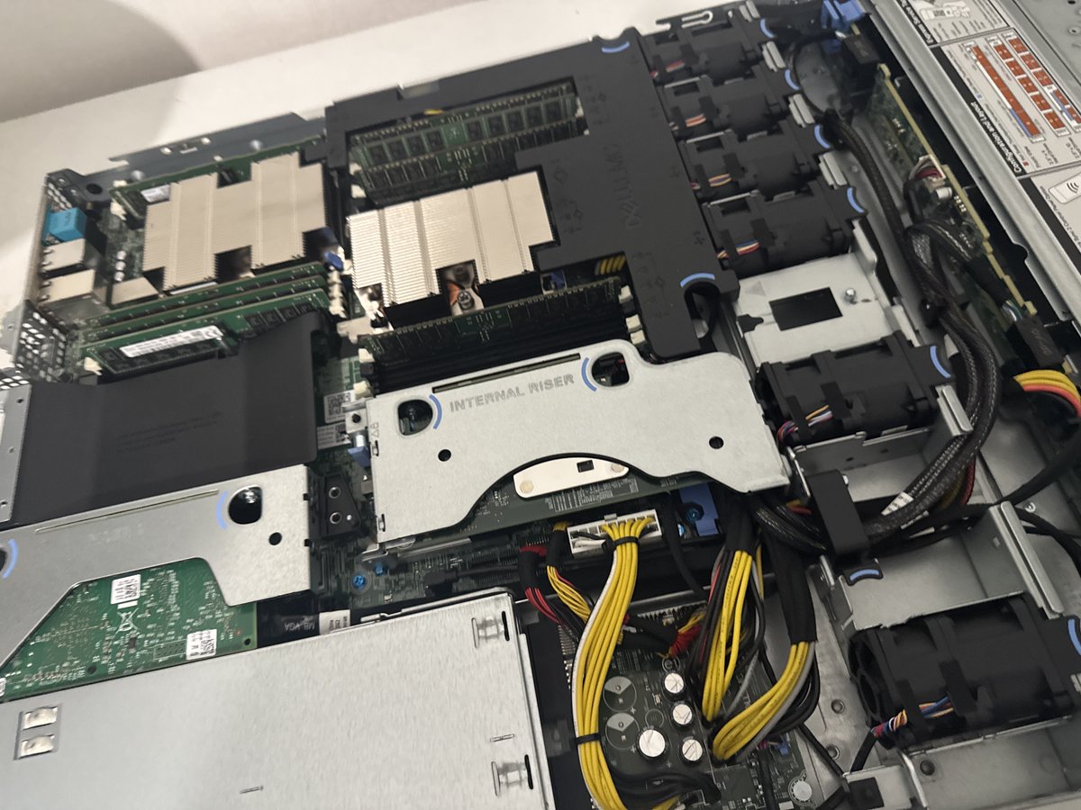 DiscountServer - Matériel Reconditionné tweet media