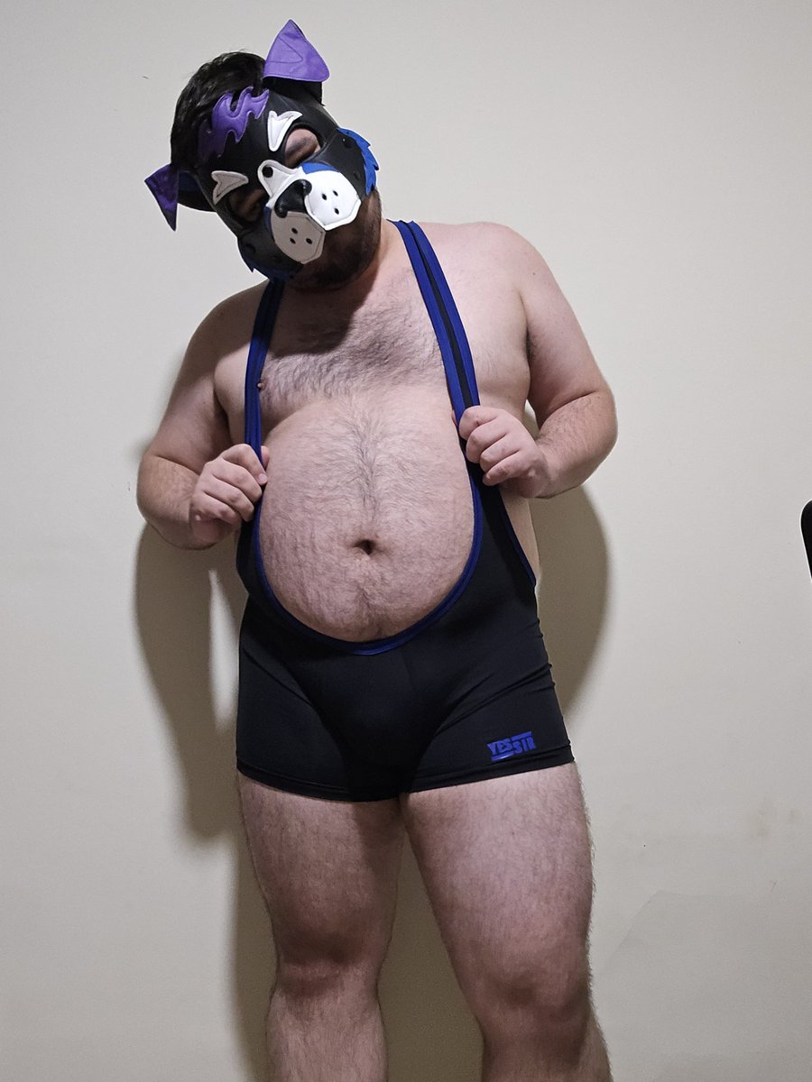 Fighter pup going to action! 

Let's fight on my bed? :3

#puppy #fatboy #gay #furry #singlet
#pup #petplay #pupplay