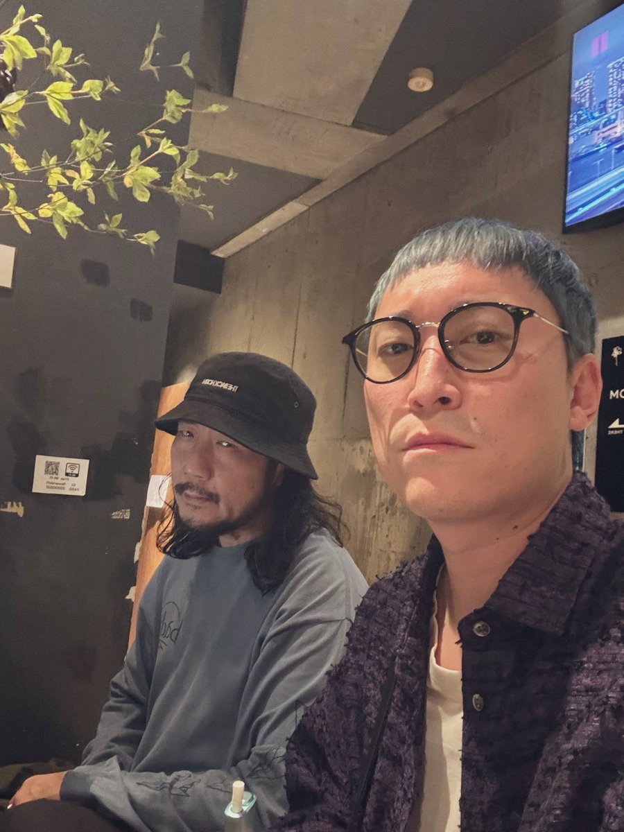 めちゃくちゃ急遽ですが、10/23 flowers loft shimokitazawaにて白露の弾き語りライブ決まりました。フラワーズに飲み来たらじゃいさん(おじき)に誘われました。

ご予約受付中です！！