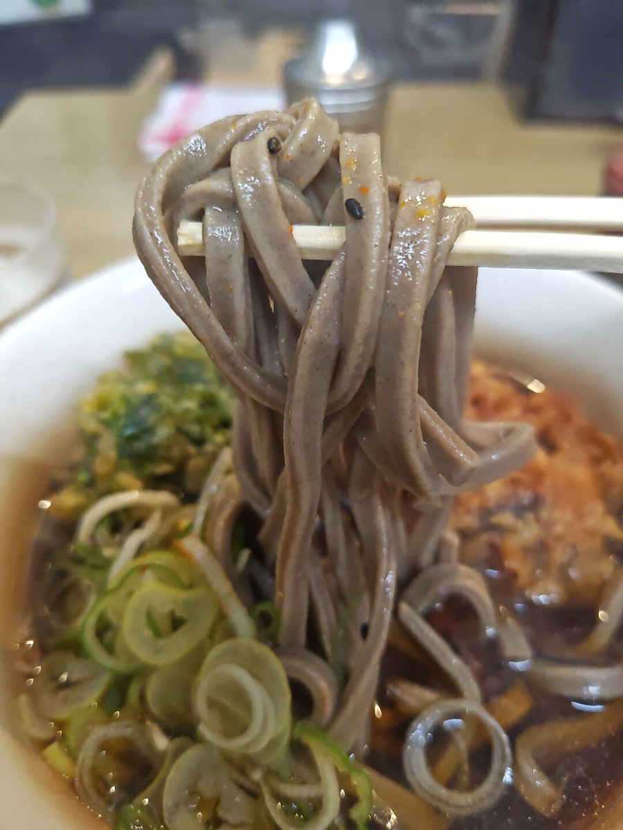 hiroko🌈 (@142161hiro) on Twitter photo 過去画像 立ち食い蕎麦
日暮里 一由そば
太蕎麦にゲソ天と春菊天ハーフ
安くて美味しいお蕎麦屋さんでした🥺 過去画像 立ち食い蕎麦
日暮里 一由そば
太蕎麦にゲソ天と春菊天ハーフ
安くて美味しいお蕎麦屋さんでした🥺