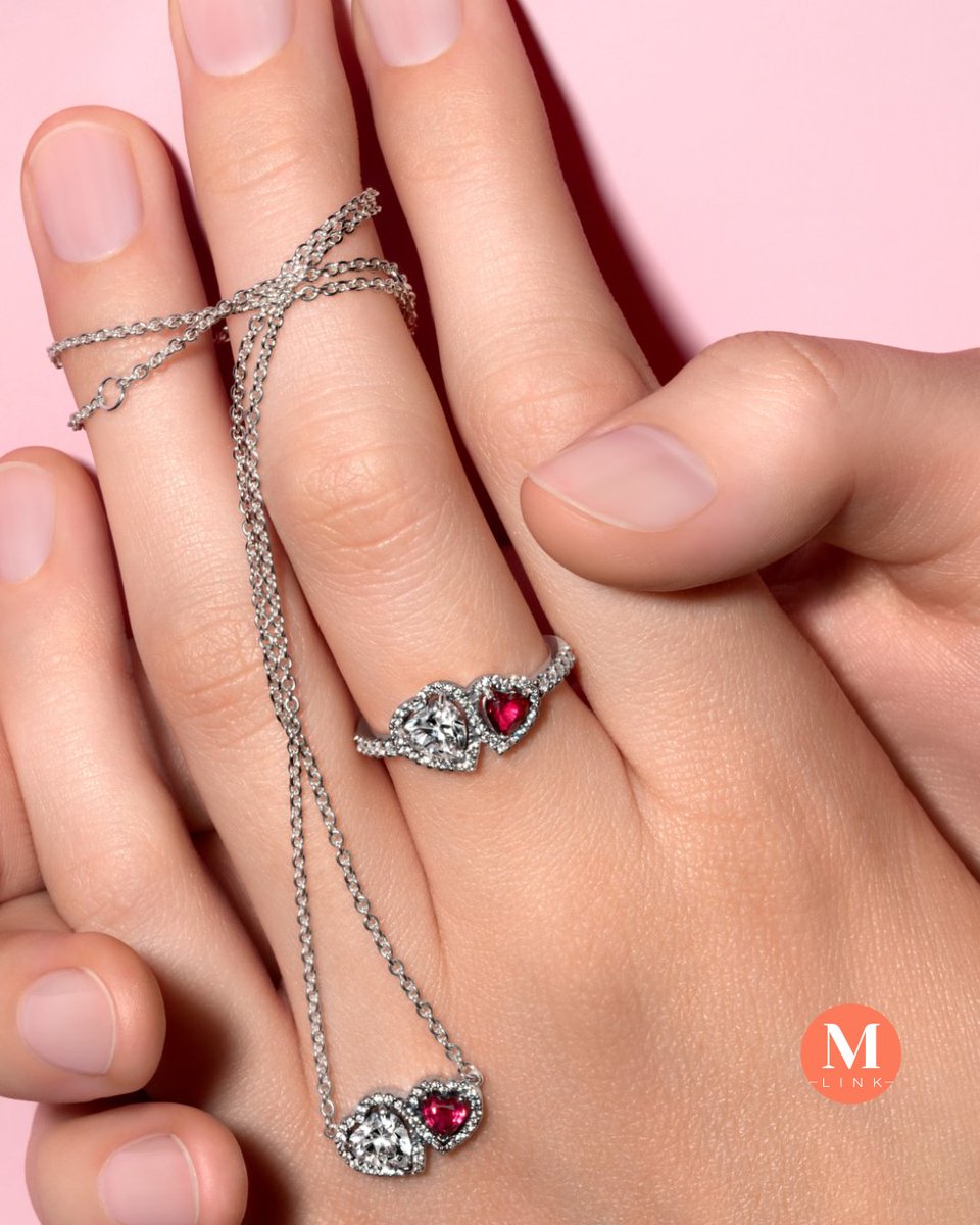 marcolinolink's tweet image. Um anel é uma joia que simboliza união. Sabia que o formato circular do anel, sem começo nem fim, reforça a ideia de eternidade e continuidade na relação ou no sentimento que ele representa?

A Pandora reforça esta ideia com encantamento.