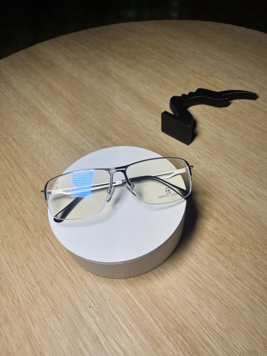 deekahchee's tweet photo. @AndyjnrUmaru I sell all kinds of glasses — UV protection, anti-blue-ray, and stylish sun shades. Check them out and find your perfect pair 😎🕶️ …website to order https://t.co/8mAa6SPTAV https://t.co/ewPPim9UBr