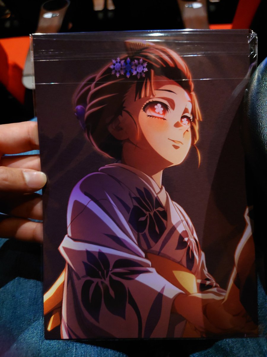 south_redwinger's tweet photo. 鬼滅の刃 映画 4回目♪

恋雪ちゃんの
イラストボードGET( *˙ω˙*)و 

推し活♪推し活♪

#鬼滅の刃 https://t.co/iILeQ8cbkg
