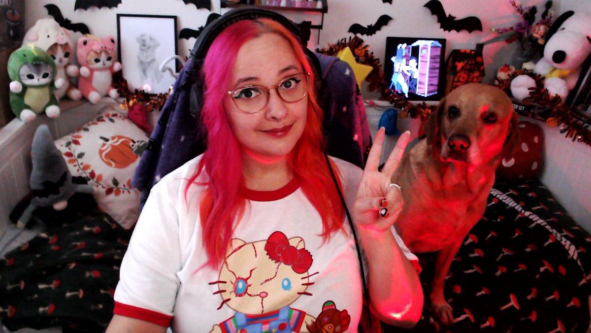 Lilli_mushnip's tweet image. Me and Walty are now live over on the purple app! Trying out some fun and goofy builds today on DBD &amp;lt;3 (peep the cute hello kitty x chucky top that my friend got for me from America 🥹)