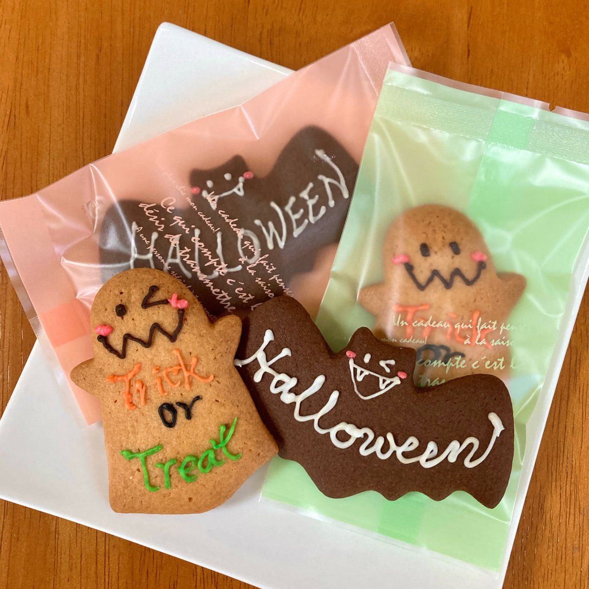今年のハロウィンクッキーはアイシング仕上げ🍪✨ 色んな表情のオバケ