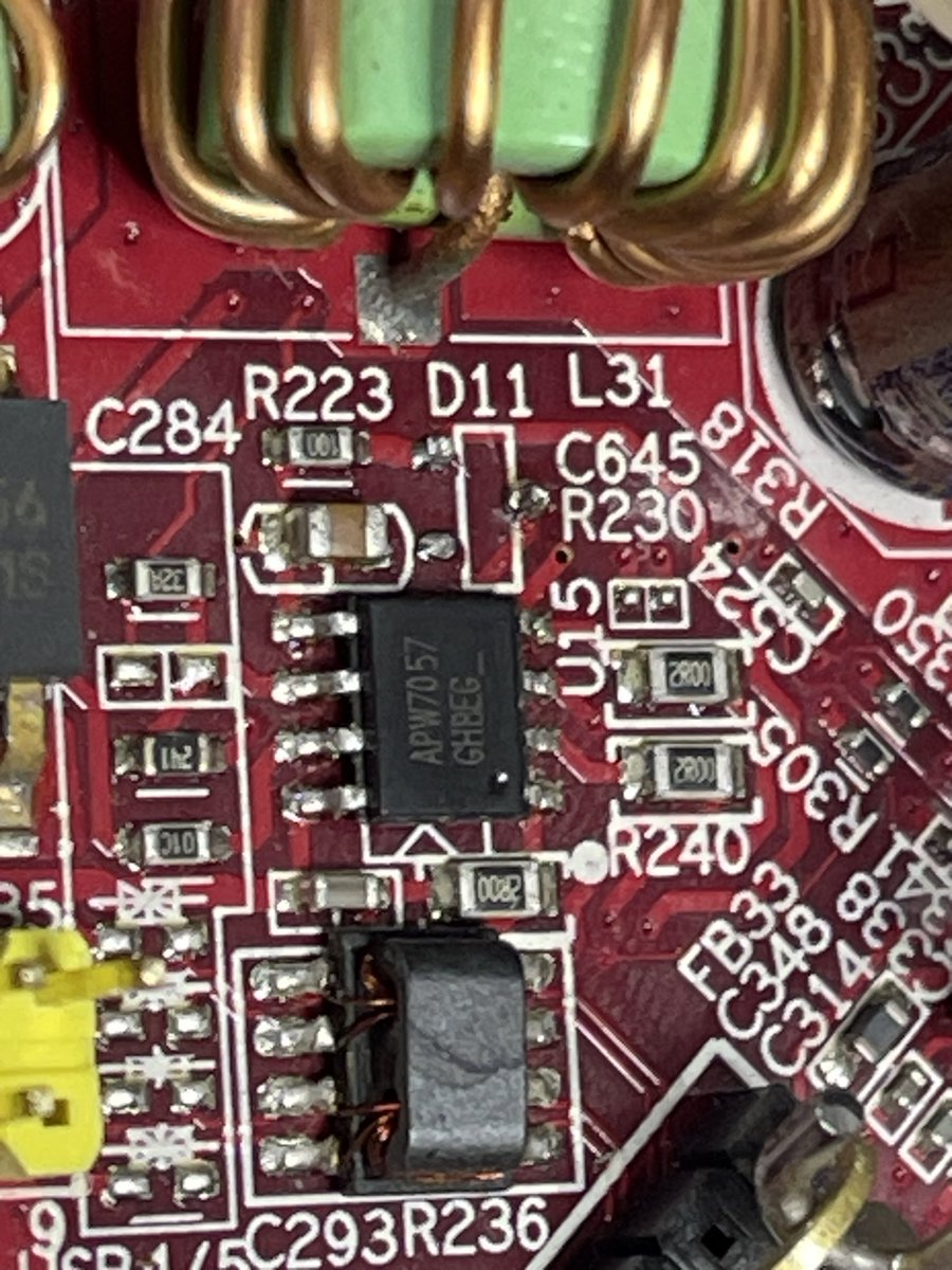 GryphonLab's tweet photo. Fujitsu Siemens Scaleo E HTPC
Finally repaired this piece of junk - had one broken PWM controller for SB, and one transistor…
Works decent, but the unit is missing the original PCIe ADD2 video output card which could output analog signal to built-in SCART connector https://t.co/u9IuPPv10k