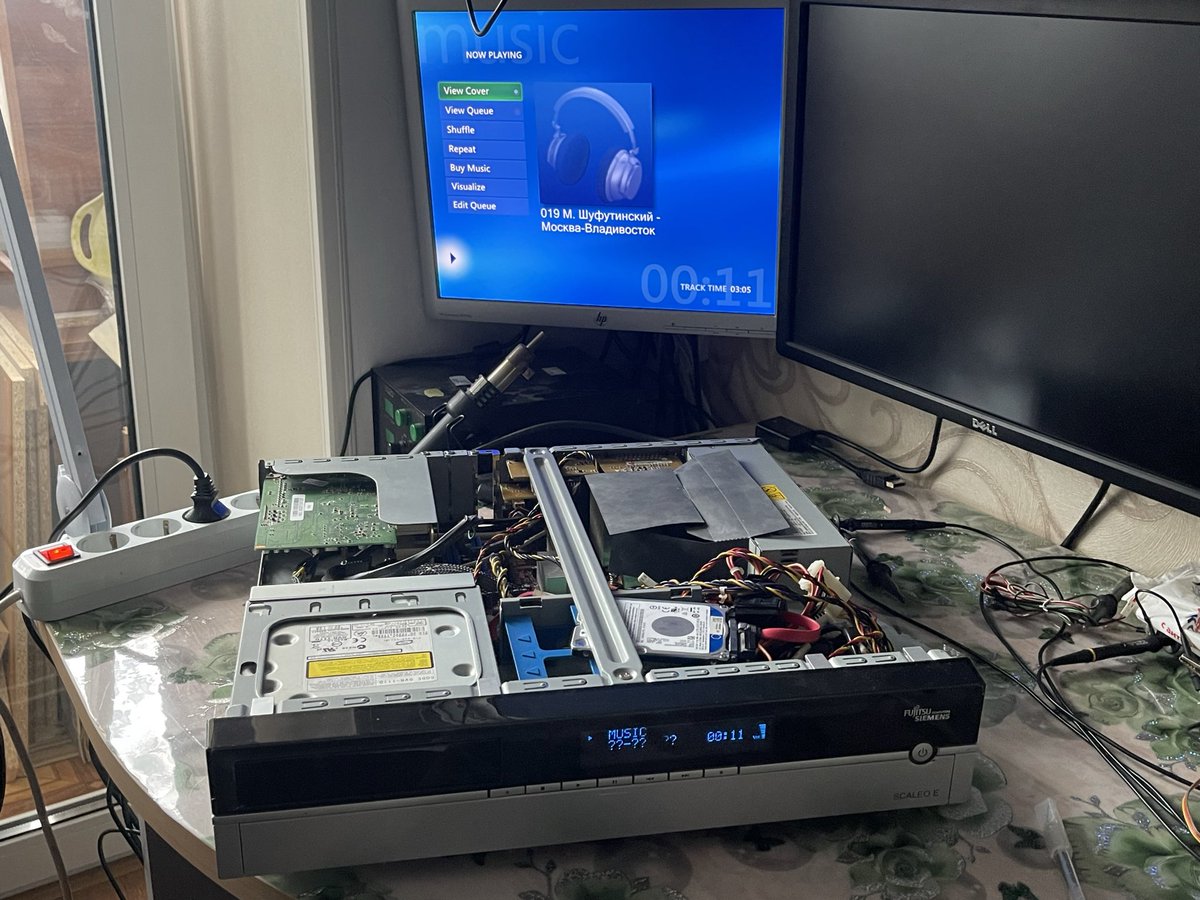 GryphonLab's tweet photo. Fujitsu Siemens Scaleo E HTPC
Finally repaired this piece of junk - had one broken PWM controller for SB, and one transistor…
Works decent, but the unit is missing the original PCIe ADD2 video output card which could output analog signal to built-in SCART connector https://t.co/u9IuPPv10k