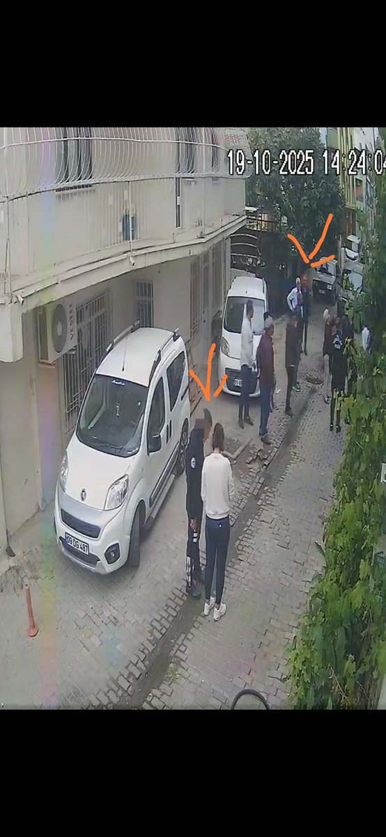 Devletin Polisleri ne zamandan beri şüphelilerle el ele kol kola girip mağdurun cep telefonu kayıtlarını yani en büyük delili,tehditle sildirebiliyor?
Ne zamandan beri şüphelileri kayırıyor?
Şüpheli kişiler acaba hangi çete reisinin adamıydı
<a href="/AliYerlikaya/">Ali Yerlikaya</a>
<a href="/TC_icisleri/">T.C. İçişleri Bakanlığı</a>