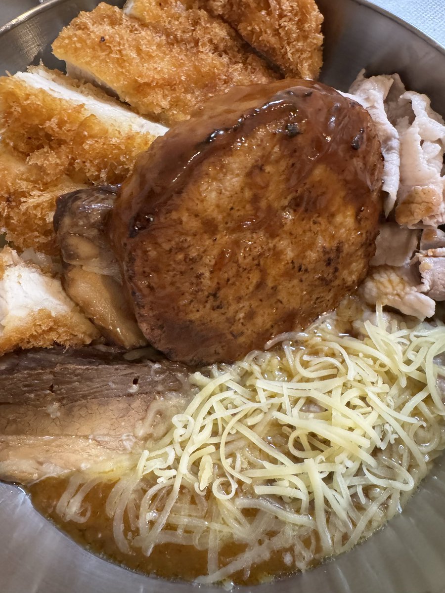 ギャグで夢カレー作って震えてる