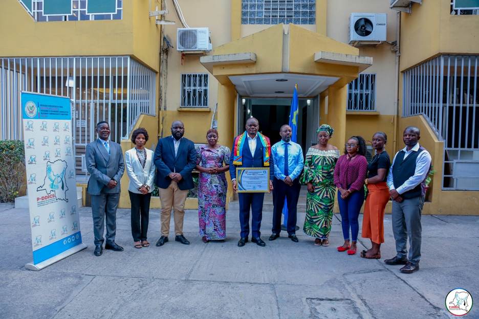 QUAND LES MEDIAS DEVIENNENT MODELES : LE POUVOIR DE LA VISIBILITÉ AU SERVICE DE LA PAIX.
<a href="/Presidence_RDC/">Présidence RDC 🇨🇩</a>  <a href="/PrimatureRDC/">Primature de la République Démocratique du Congo</a>   <a href="/VPMDefenseRdc/">Vice-Primature, Ministère de La Défense/RDC</a>
pddrcs.cd/quand-les-medi…