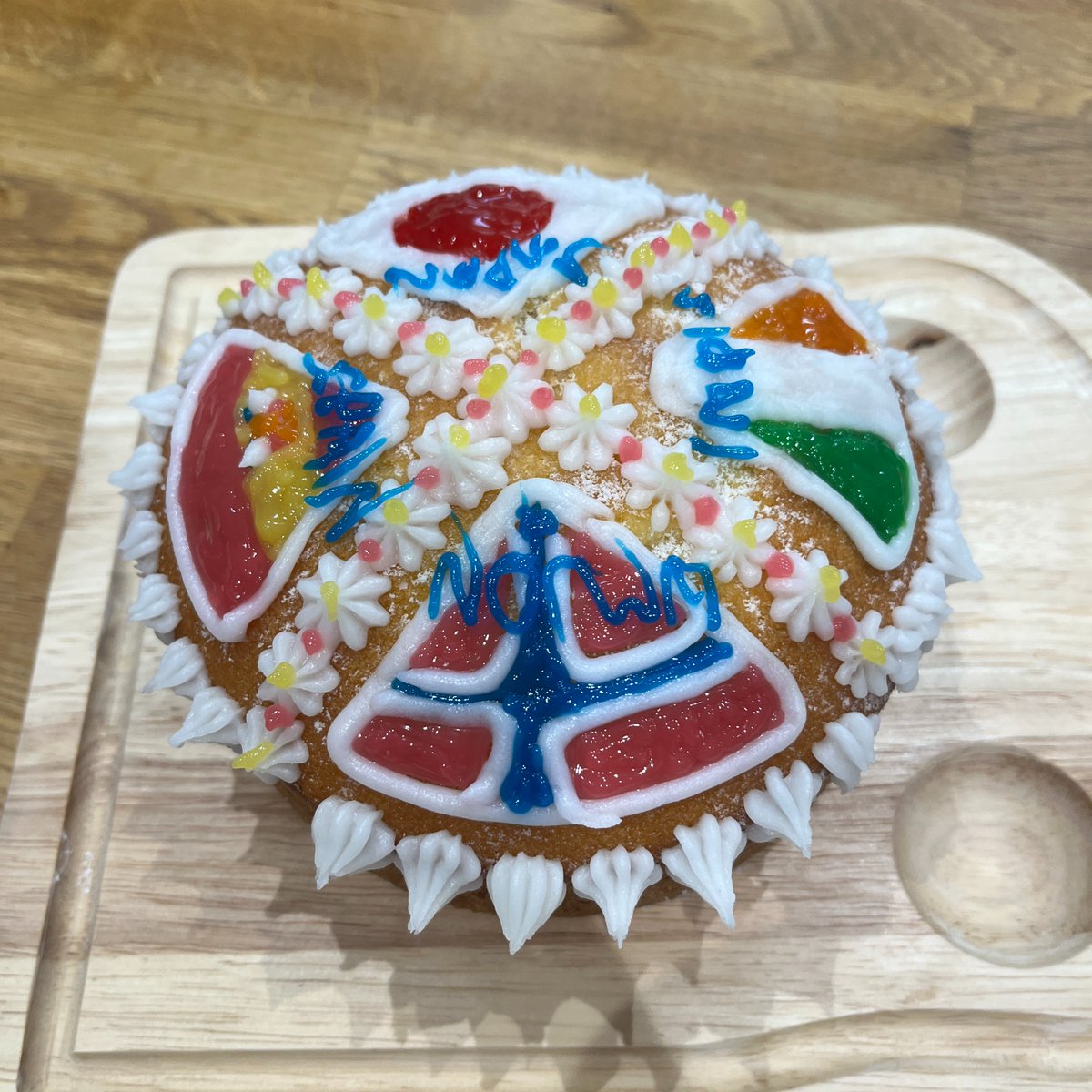 bingleygrammar's tweet image. Huge congratulations to our Yr 7 European Day of Languages Bake-Off champions! 🏆
🥇 Jonathan (1st Place) 🥈 Beau (2nd Place)
A massive thanks to all the students who entered! We were blown away by your fantastic creations and impressive baking skills.  #EuropeanDayofLanguages