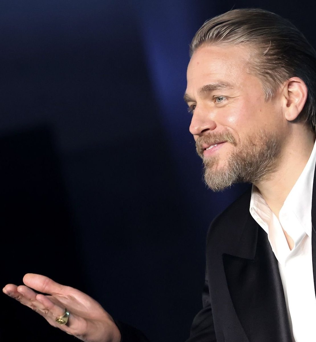 Charlie Hunnam tweet media