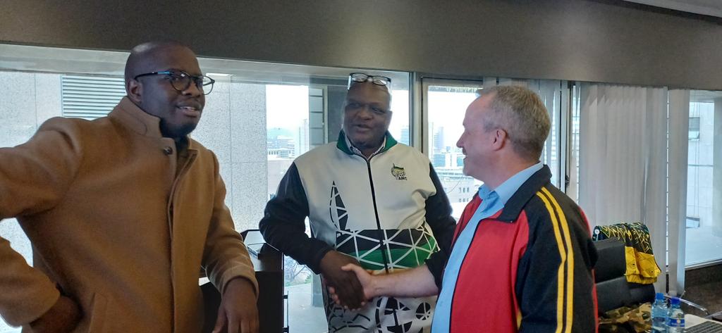 #COSATU holds bilateral session with the African National Congress #ANC at Braamfontein, Johannesburg 

#ClassStruggle #PoliticalStruggle #ClassWar #ClassForces #EconomicGrowth #NDR