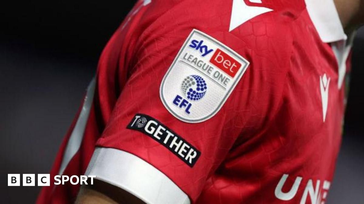 farenet's tweet image. England 🏴󠁧󠁢󠁥󠁮󠁧󠁿

The English Football League reported nearly 900 players faced online abuse in the 24-25 season, with 141 racist incidents at stadiums. 17 fans were banned &amp;amp; 24 convicted, as the Together Against Racism campaign pushes for stronger action.
buff.ly/6UhSHCK