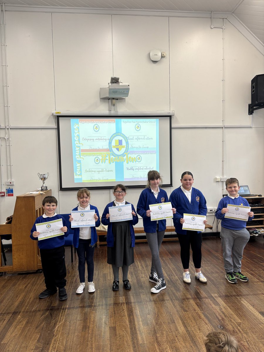Llongyfarchiadau to our certificate winners today 🎉🏆👏🏼

💚 Ambitious &amp; capable learners 
❤️ Enterprising &amp; creative contributors 
🩵 Ethically, informed citizens
💜 Healthy &amp; confident individuals

Da iawn pawb! ✨💫🌟💫