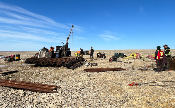 AstonBayCuAu's tweet image. #NEWS: Aston Bay and @AmericanWest_  intersect copper mineralization outside the proposed pit designs at the #StormProject, Nunavut, Canada.

Assays up to 27.3% Cu highlight major resource expansion potential.
#Copper #exploration #Cu $BAY.v
astonbayholdings.com/news/intersect…