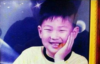 LOOK NAMJOON'S ROOM WHEN HE WAS IN ELEMENTARY SCHOOL.... LOOK HIS WINNIE THE POOH BLANKET AND HIS BABY FRAME SO CUTEE🥹🫶