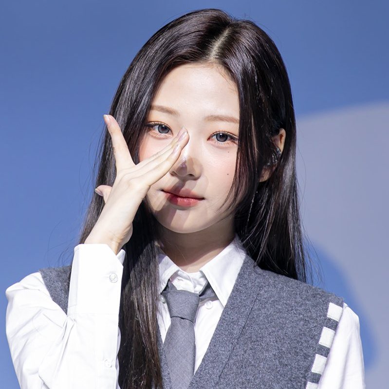 stream focus !!

#하츠투하츠_포커스_컴백
#Hearts2Hearts_FOCUSisOutNow