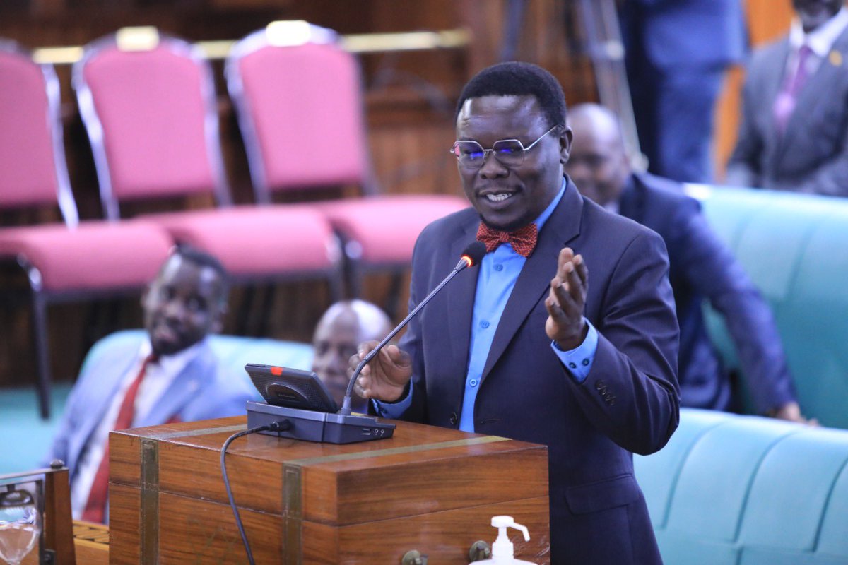 .Jonathan Odur, MP for Erute South, has called for a reduction in the size of Parliament, which currently has over 520 legislators. #ChimpReportsNews #PlenaryUg <a href="/JonaOdur/">Jonathan Odur</a>