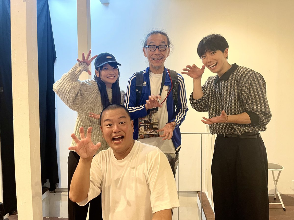 井上森人監督のコントユニット「そんたくズ」さんのライブ観に行ってきました！

勢いと迫力がすごくて本当に面白いライブでした‼︎✨
撮影の時とはまた違う監督の一面を見ることができて、嬉しかったです♪

温泉シャークキャストの皆さん、そして監督とご一緒に写真撮らせていただきました♨️🦈