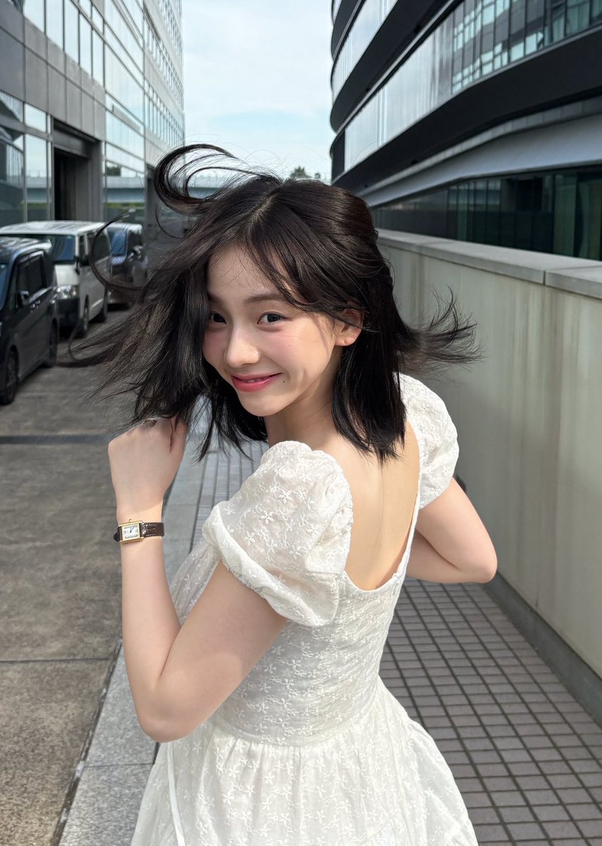 hourly karina tweet media