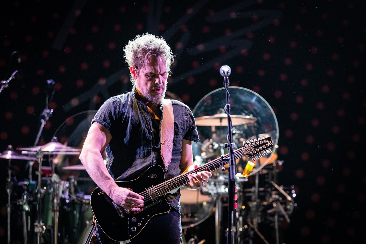 Ian Thornley of Big Wreck on the new album and 30 years in the music business dlvr.it/TNmw15 #musicnews