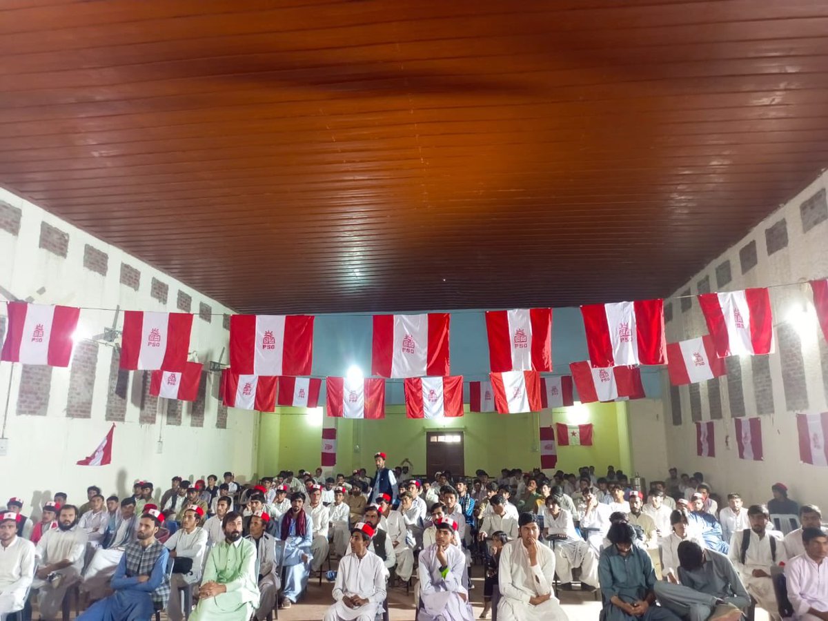 ZayraiPKNAP's tweet image. #بوري_لورالائي
د پښتونخوا اسټوډنټس ارګنایزېشن لورالایي ډګري کالج علاقايي کانفرنس د ضلعې سيکرټري فريد خان په صدارت کې وه سوي، د پښتونخوا ايس او تنظیمي ترانې پښتونخوا پښتونخوا په احترام کې ټول مندوبین او مبصرین ولاړ شول، 
د اسټيج چاري ضلعې سينئر معاون سيکرټري منظور خان تر سره کړي،