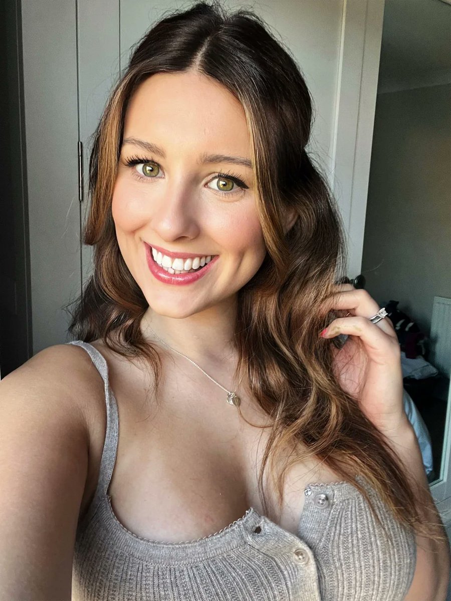 Say hi if I can be your dessert after lunch...