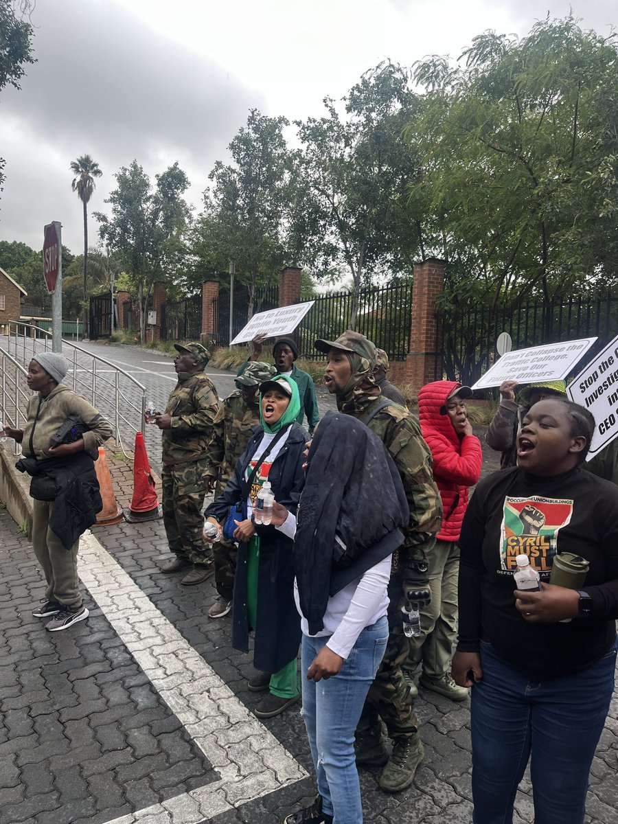 LadyAbahambe's tweet image. 🚨 *LIVE: Progressive Forces of South Africa outside RTMC Head Offices*🚨
We are here today to demand accountability from the RTMC Board and the immediate investigation of Interim CEO Refilwe Mongale.
In just a few months, she has:
•Terminated over 30 OMVL contracts, cutting…