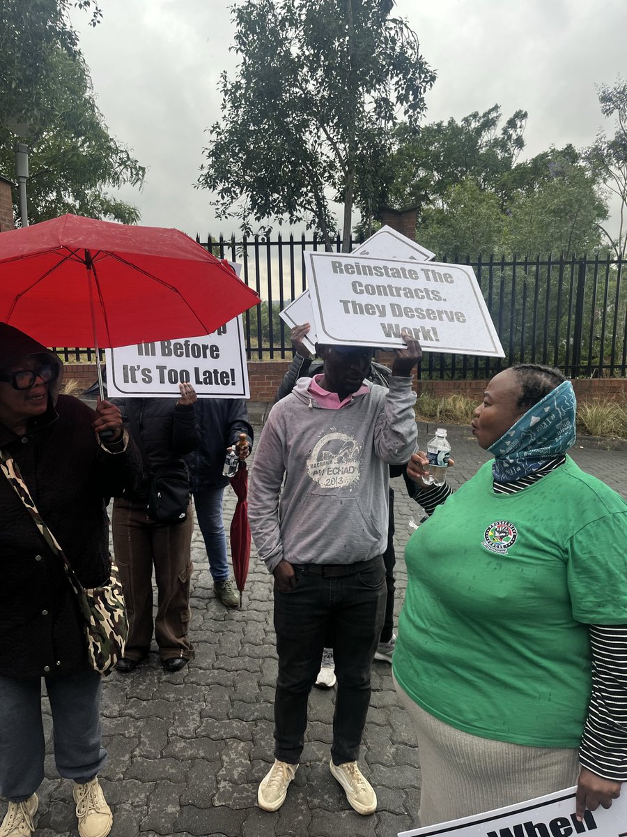 LadyAbahambe's tweet image. 🚨 *LIVE: Progressive Forces of South Africa outside RTMC Head Offices*🚨
We are here today to demand accountability from the RTMC Board and the immediate investigation of Interim CEO Refilwe Mongale.
In just a few months, she has:
•Terminated over 30 OMVL contracts, cutting…