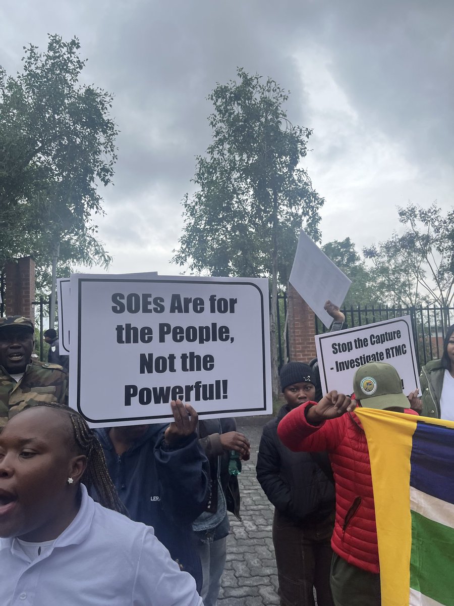 LadyAbahambe's tweet image. 🚨 *LIVE: Progressive Forces of South Africa outside RTMC Head Offices*🚨
We are here today to demand accountability from the RTMC Board and the immediate investigation of Interim CEO Refilwe Mongale.
In just a few months, she has:
•Terminated over 30 OMVL contracts, cutting…