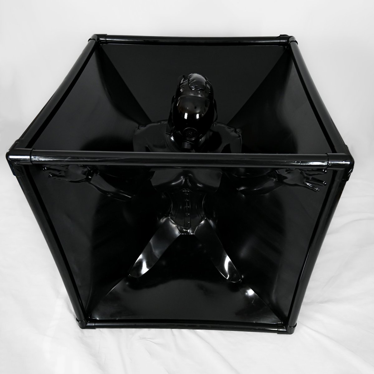 Rubberdoll tweet media