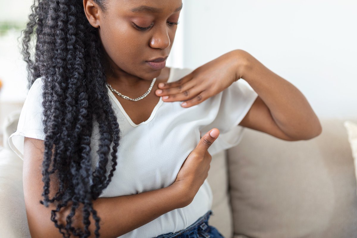 CancerProgramKE's tweet image. Have you checked your breasts this month? A simple self-exam can make a difference, so take action today.
Follow this link for more information: youtu.be/WipfLU6Ztwk
#AfyaYanguJukumuLangu
#NitapimaMatiti
#BreastCancerAwarenessMonth
#ZuiaCancer