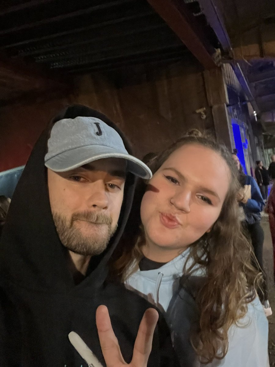 _karamariee_'s tweet photo. I think these are genuinely my best M&amp;G pics, 10th times the charm❤️ and had to throw in the after show @JVCKJ pics❤️ https://t.co/hDf6YpUji7