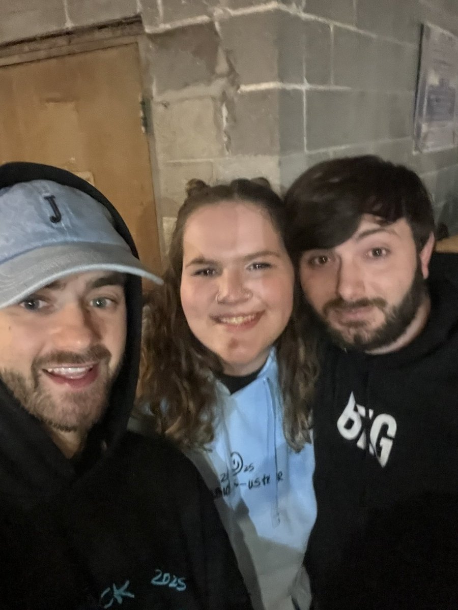 _karamariee_'s tweet photo. I think these are genuinely my best M&amp;G pics, 10th times the charm❤️ and had to throw in the after show @JVCKJ pics❤️ https://t.co/hDf6YpUji7