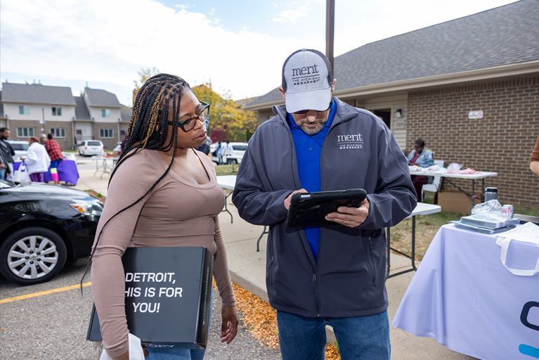 DigitalC_org's tweet image. This #DigitalInclusionWeek we joined @MeritNetwork at Brewster Homes to share info on high-speed home internet through Canopy, Powered by Connect313. Thanks to our partners, this connectivity is powering health, education, work, and community at no cost to residents for 3 years.