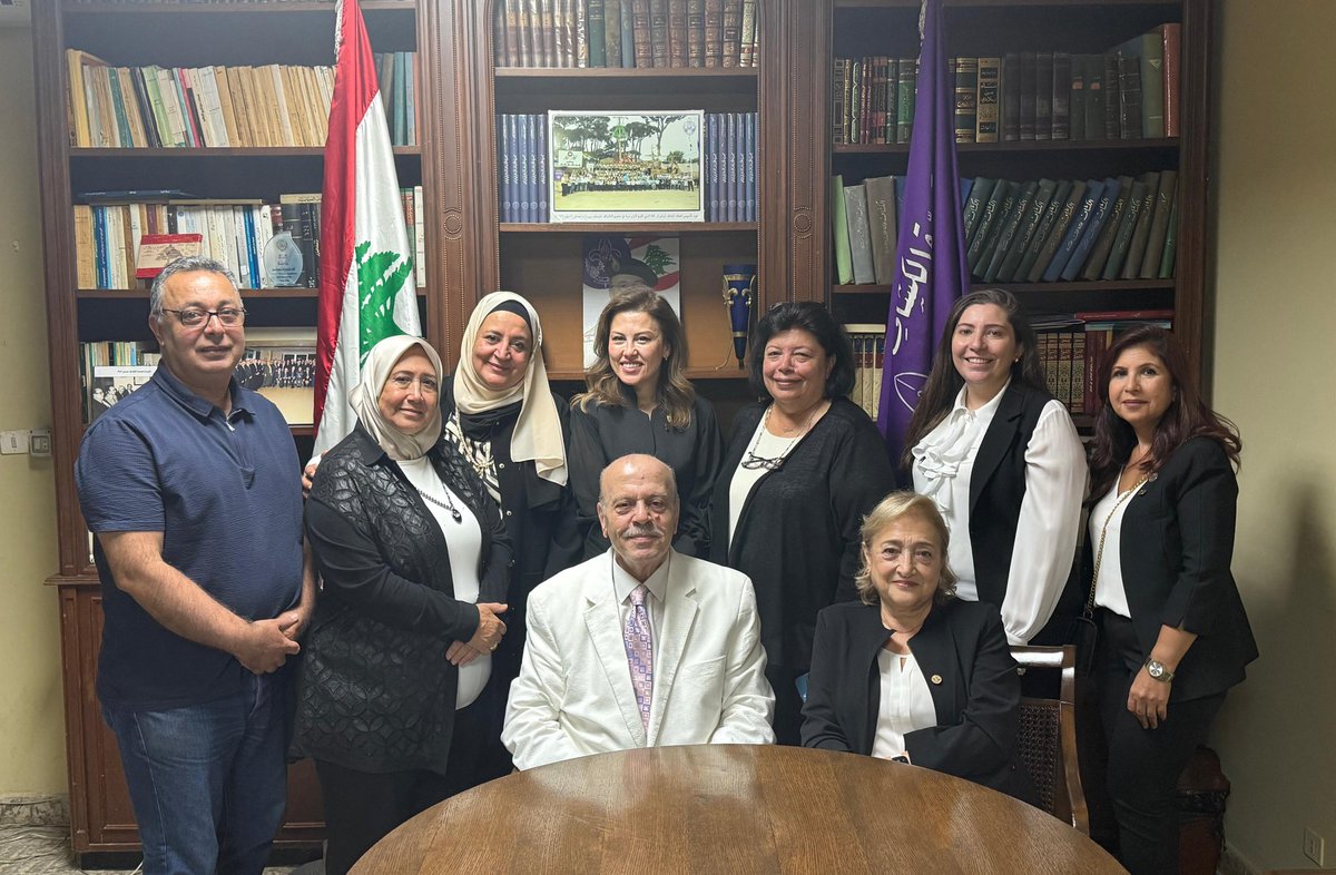 استقبل القائد مروان الغزال، رئيس جمعية الكشاف المسلم في لبنان، وفداً من جمعية مرشدات الكشاف المسلم برئاسة القائدة رندة دوغان بكداش، في المقر العام للجمعية، لتقديم التهاني بمناسبة انتخابه. وكان في استقبال الوفد أيضاً القائد باسم سنتينا، أمين العلاقات العامة.