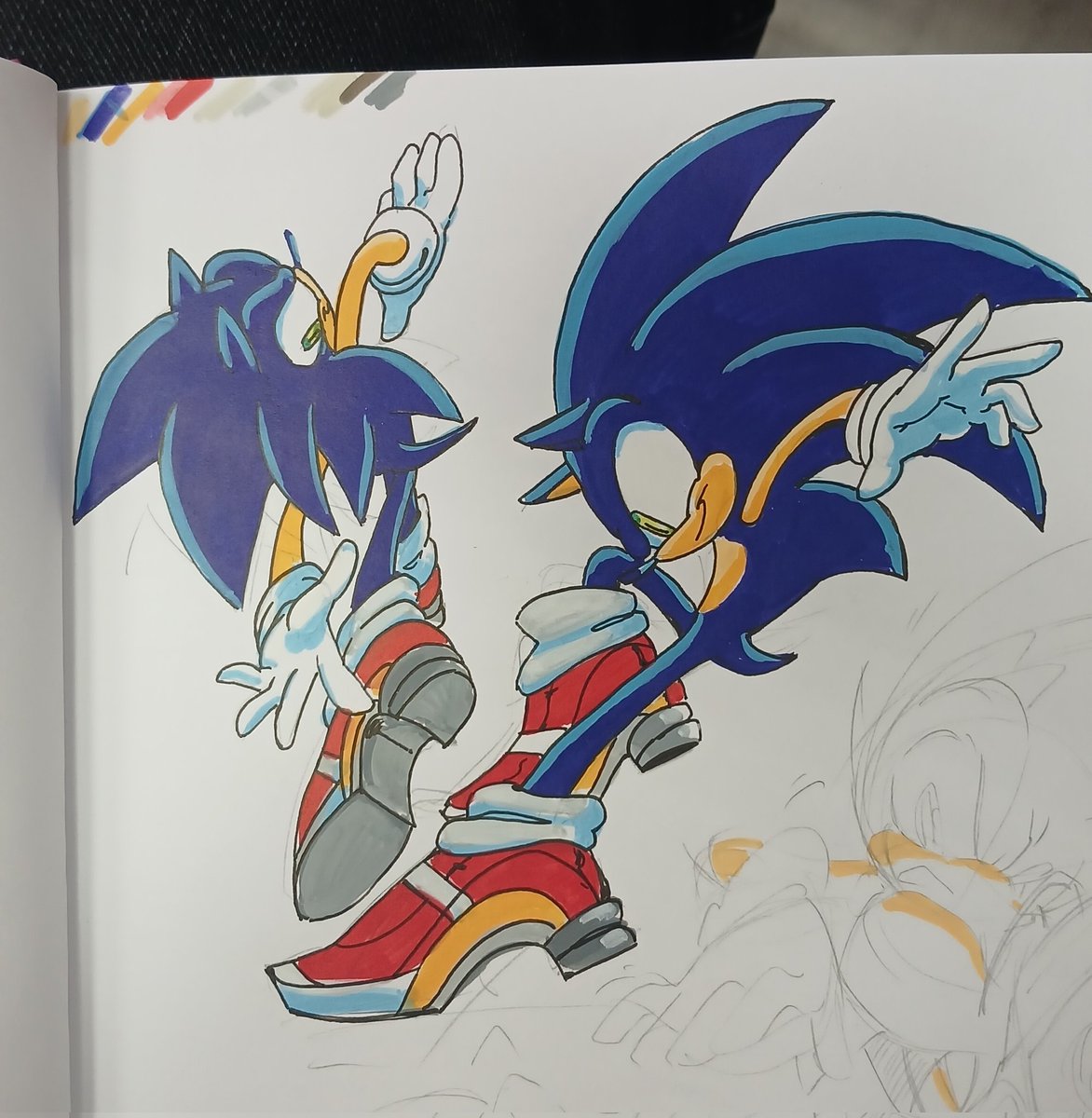 My sister gave me acrylic markers! I'm so happy! 
Now I can continue drawing very bright pictures☆☆☆
#SonicTheHedgehog

Sorry about the shoes...