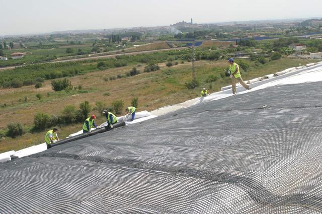 - Sabeu on és el Parc de Serrallarga? És a Lleida. Abans era un abocador municipal i es va decidir convertir-lo en un espai verd, educatiu i obert a la ciutadania, com a exemple de transformació ecològica.
- Sabeu amb quants diners ha estat regat aquest projecte provinent de fons