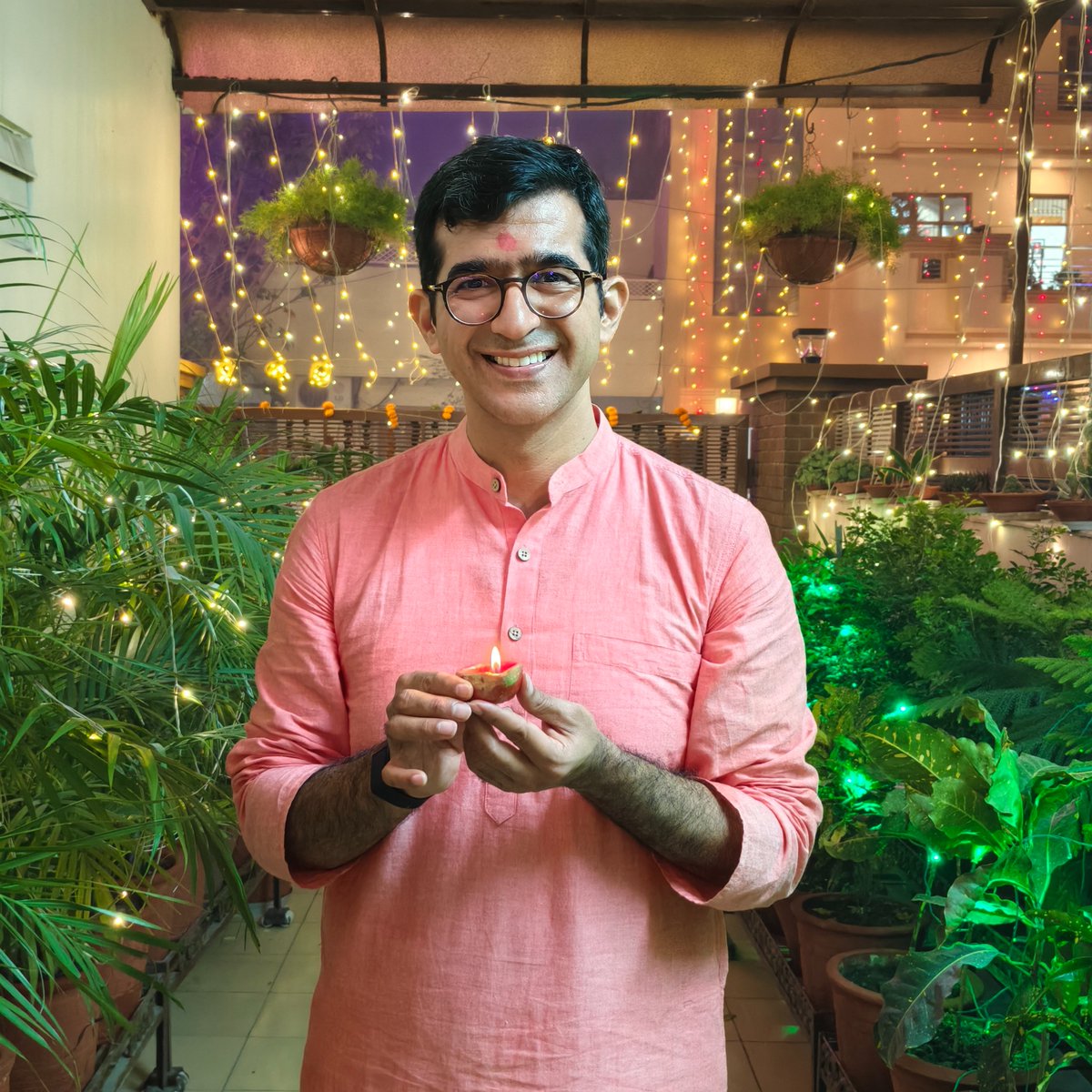 nipunmarya's tweet image. To brighter days and lighter hearts. #HappyDiwali, everyone! 🪔